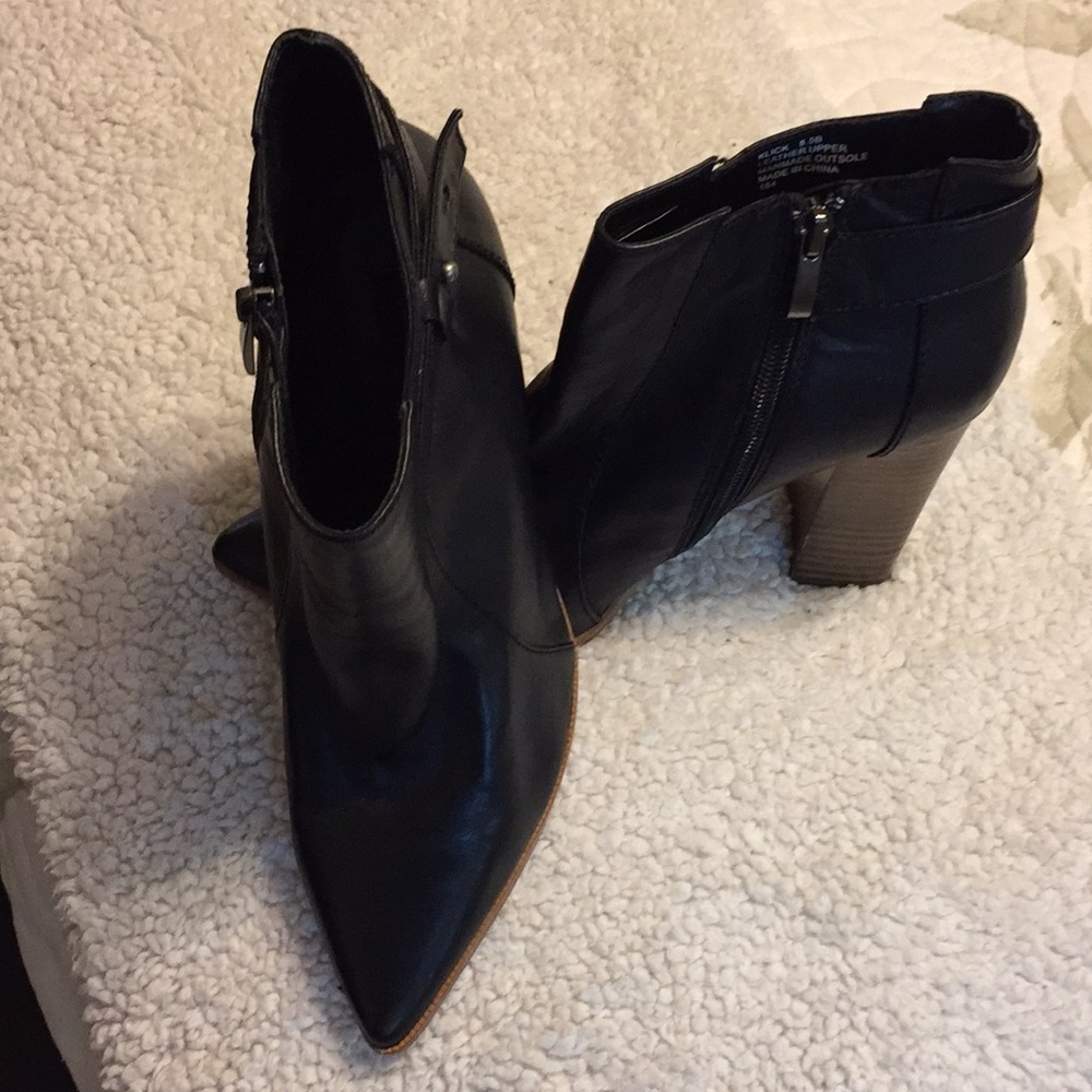 Leather booties Steve Madden size 8.5